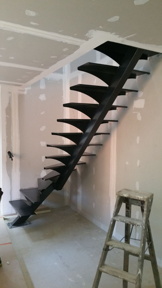 escalier quart tournant limon central marche balancé en acie