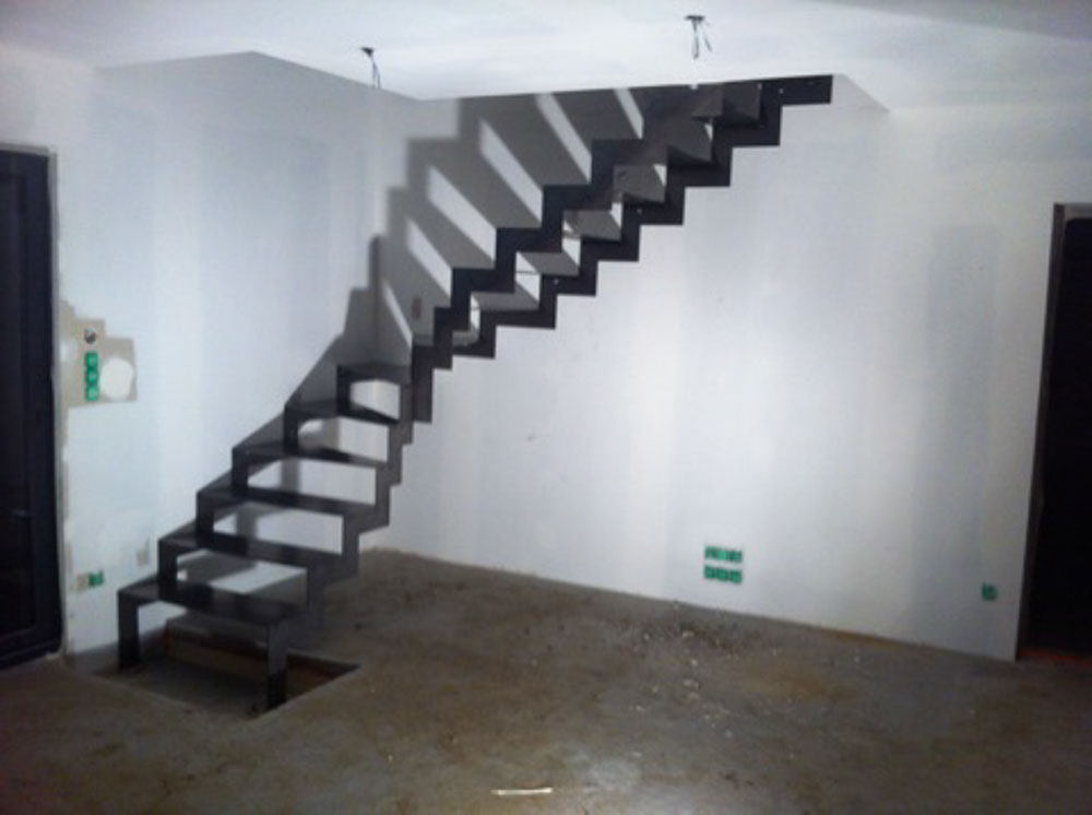 escalier quart tournant limon extérieur crémaillère marche b