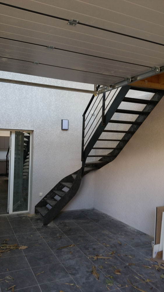 escalier quart tournant marche balancé acier brut trévoux