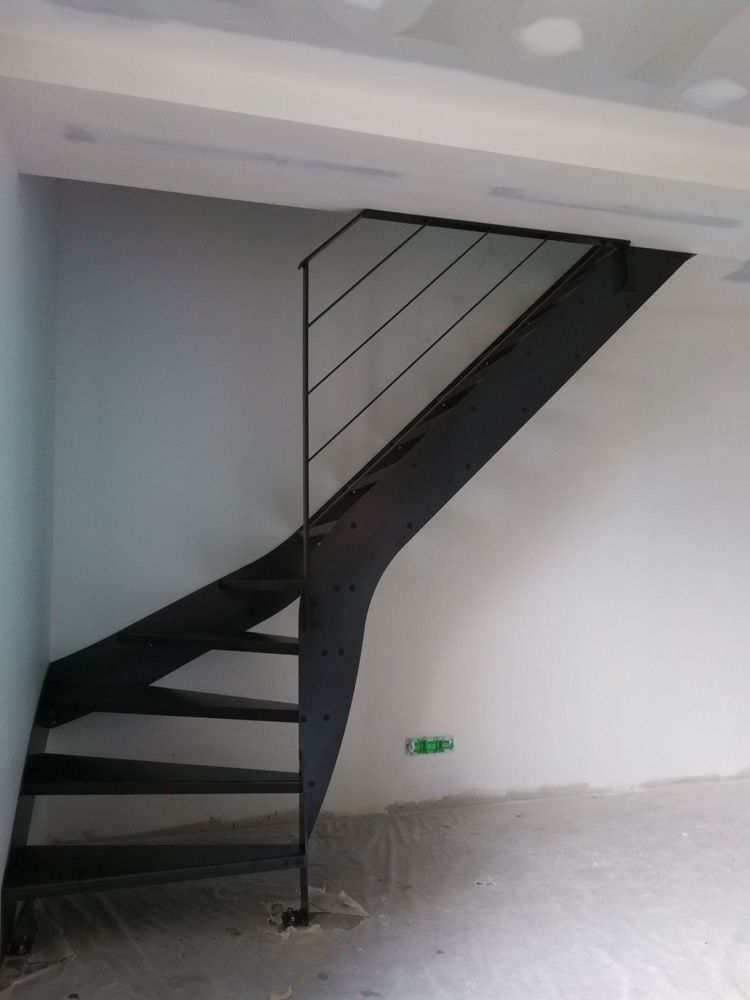 escalier quart tournant marche balancé acier brut villefranc